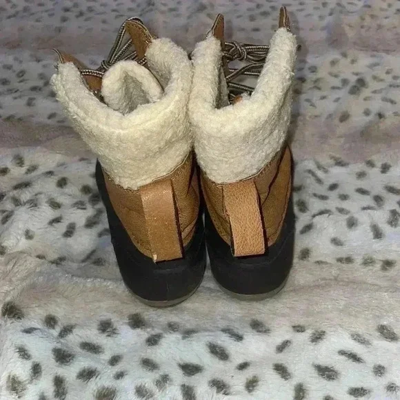 Women’s Blue Duck Boots - Picture 3 of 5